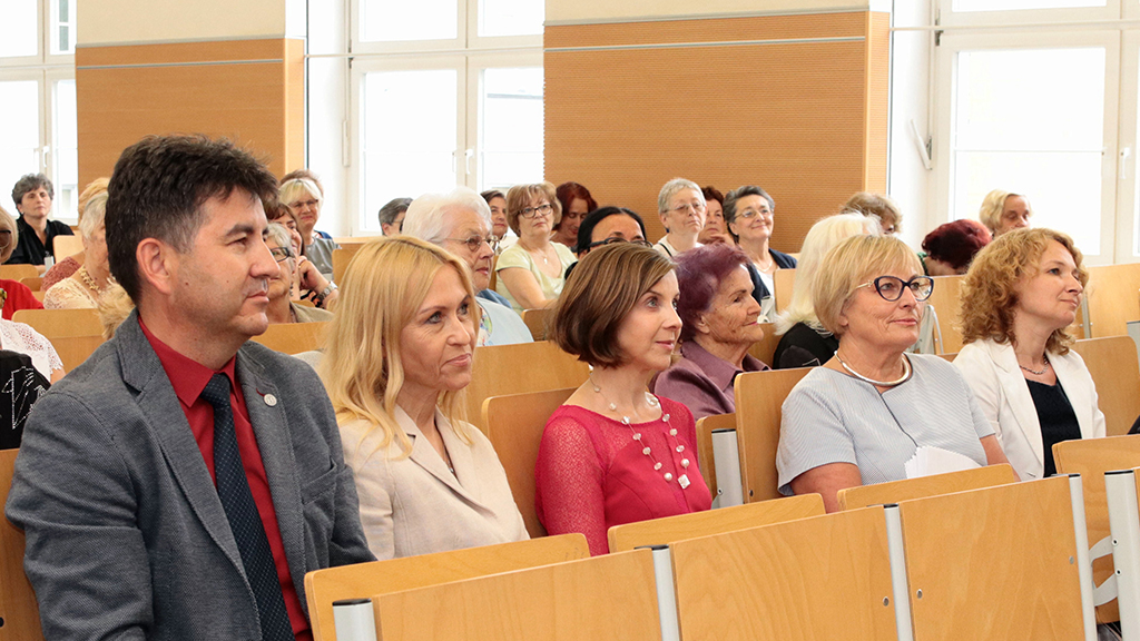 Zakończenie roku akademickiego 2017/2018 na Uniwersytecie Trzeciego Wieku, zdjęcie 1 (3)