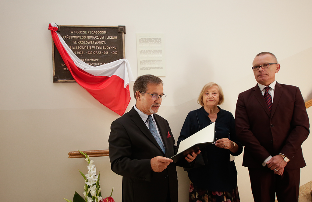 Rektor Uniwersytetu Pedagogicznego prof. dr hab. Kazimierz Karolczak, Dziekan Wydziału Pedagogicznego prof. UP dr hab. Ireneusz Świtała i Anna Sikora