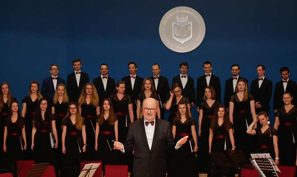 Koncert Chóru „Educatus” i Orkiestry Uniwersytetu Pedagogicznego z okazji Święta Uczelni, zdjęcie 1 (3)