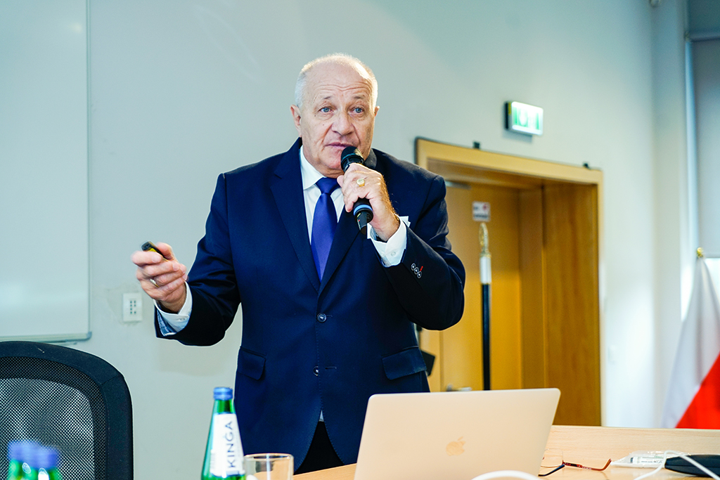 prof. dr hab. Andrzej Skoczowski podczas wykładu inauguracyjnego