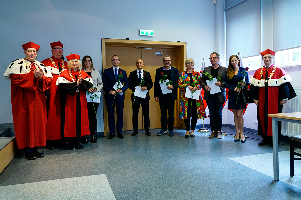 Nagrodzeni Medalami Uniwersytetu Pedagogicznego im. Komisji Edukacji Narodowej z władzami Uczelni