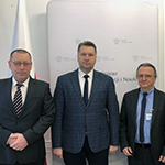 Rektor Uniwersytetu Pedagogicznego prof. dr hab. Piotr Borek, Minister Edukacji i Nauki Przemysław Czarnek, Prorektor ds. Kształcenia i Rozwoju dr hab. Robert Stawarz, prof. UP