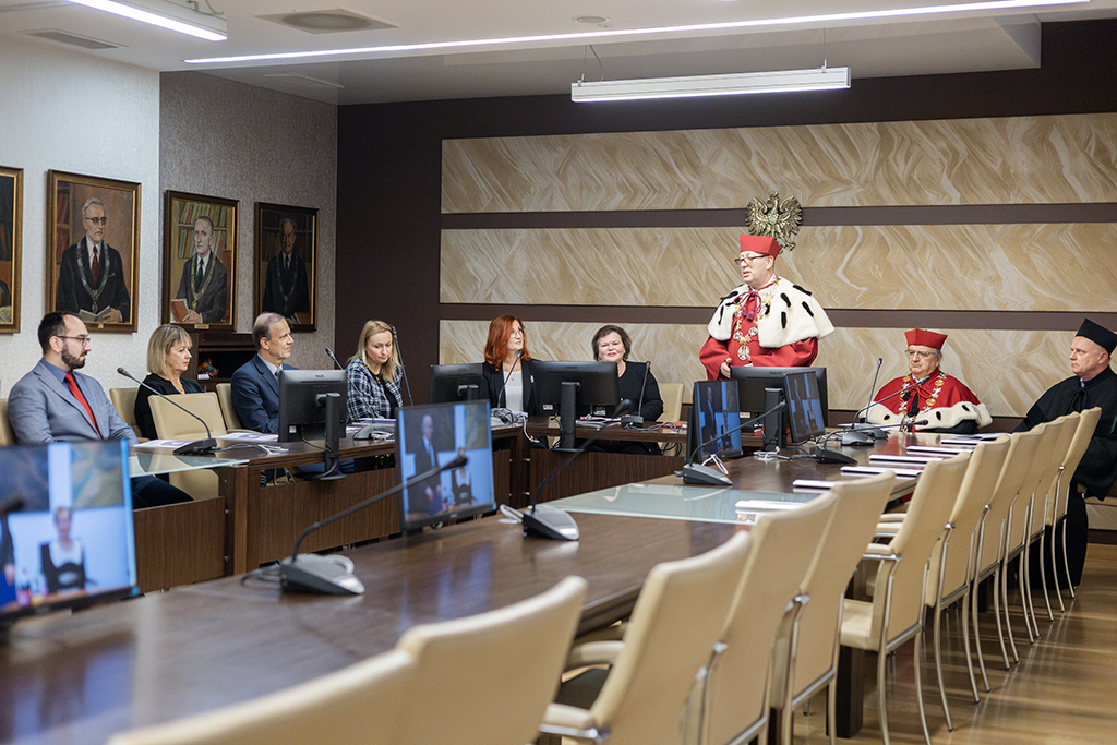 uczestnicy uroczystości wręczenia tytułu Doktora Honoris Causa Uniwersytetu Pedagogicznego w Krakowie prof. Tomášowi Kozíkowi