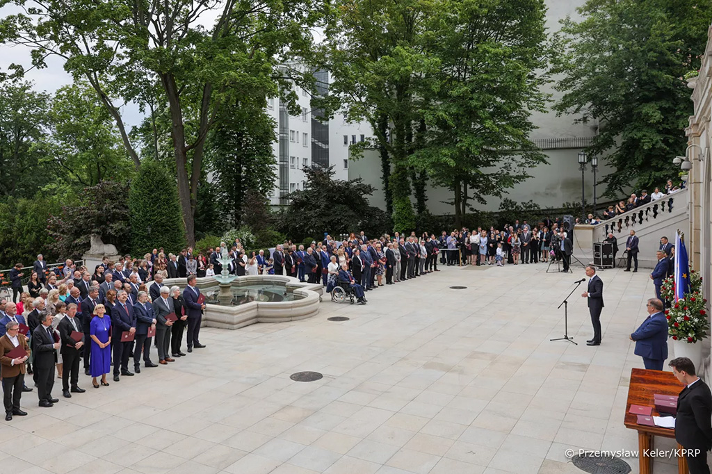  Prezydent Rzeczypospolitej Polskiej Andrzej Duda wręcza akty nominacyjne nauczycielom akademickim oraz pracownikom nauki i sztuki