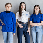 uśmiechnięte studentki