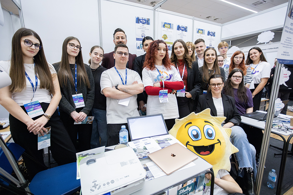 przedstawiciele Koła Naukowego Animacji i Wolontariatu podczas nia Otwartego UKEN