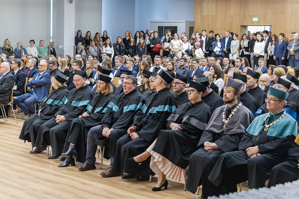 uczestnicy inauguracji roku akademickiego 2025/2026