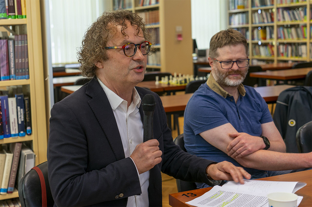 dr Łukasz Kołoczek, dr hab. Tadeusz Bartoś, prof. Uniwersytetu Ekonomicznego w Krakowie