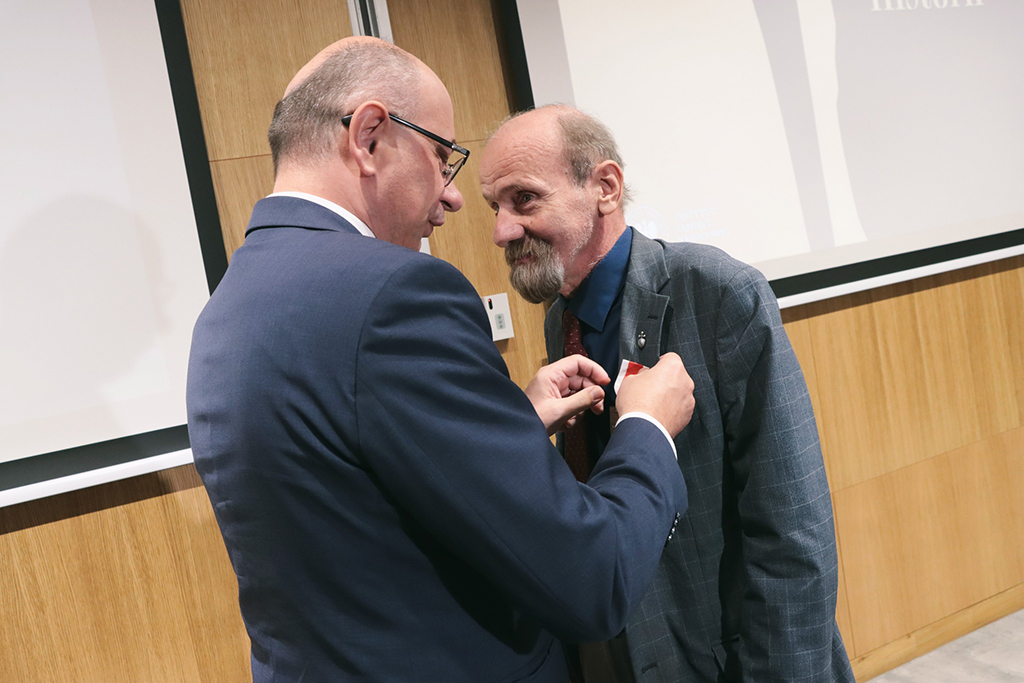 moment dekoracji dr. Jana Franczyka