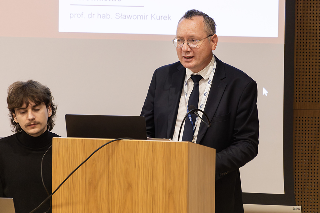 prof. dr hab. Sławomir Kurek przy mównicy