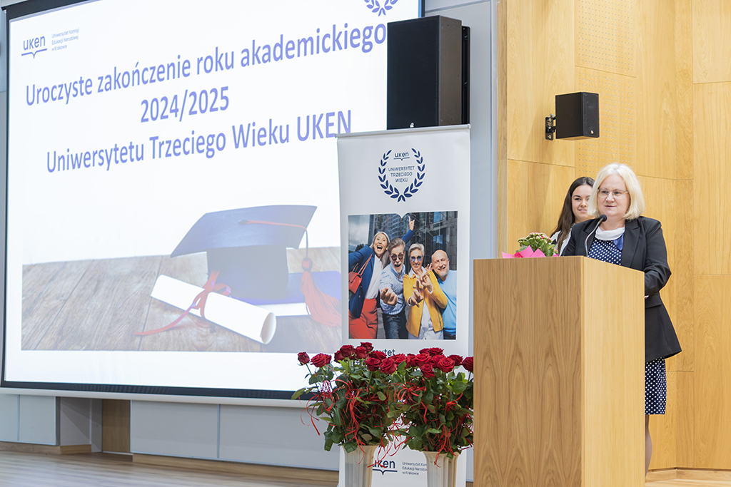 dr hab. Katarzyna Plutecka, prof. UKEN,Prorektor ds. Studenckich, podczas oficjalnego powitania