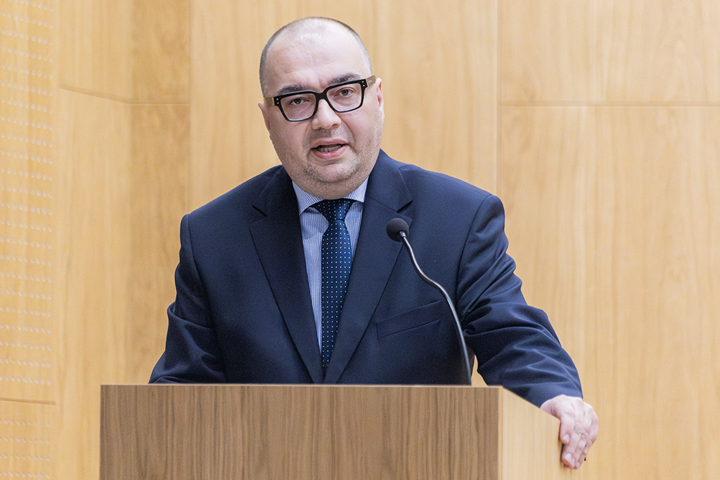 prof. dr hab. Czesław Kłak przy mównicy