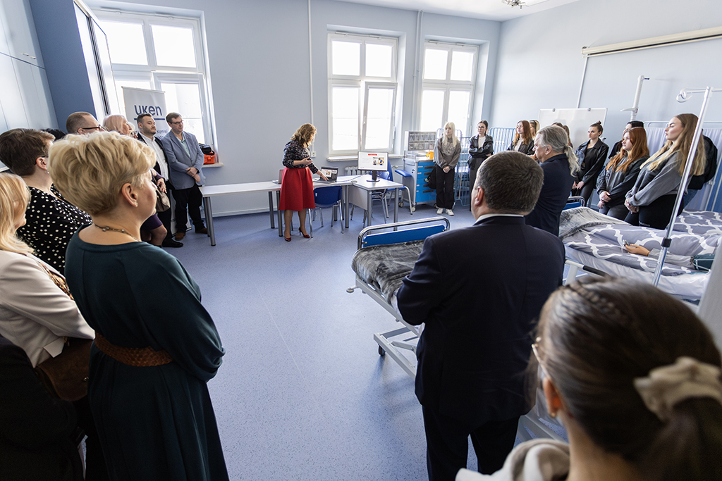w uken zainaugurowano dzialalnosc pracowni umiejetnosci pielegniarskich 01
