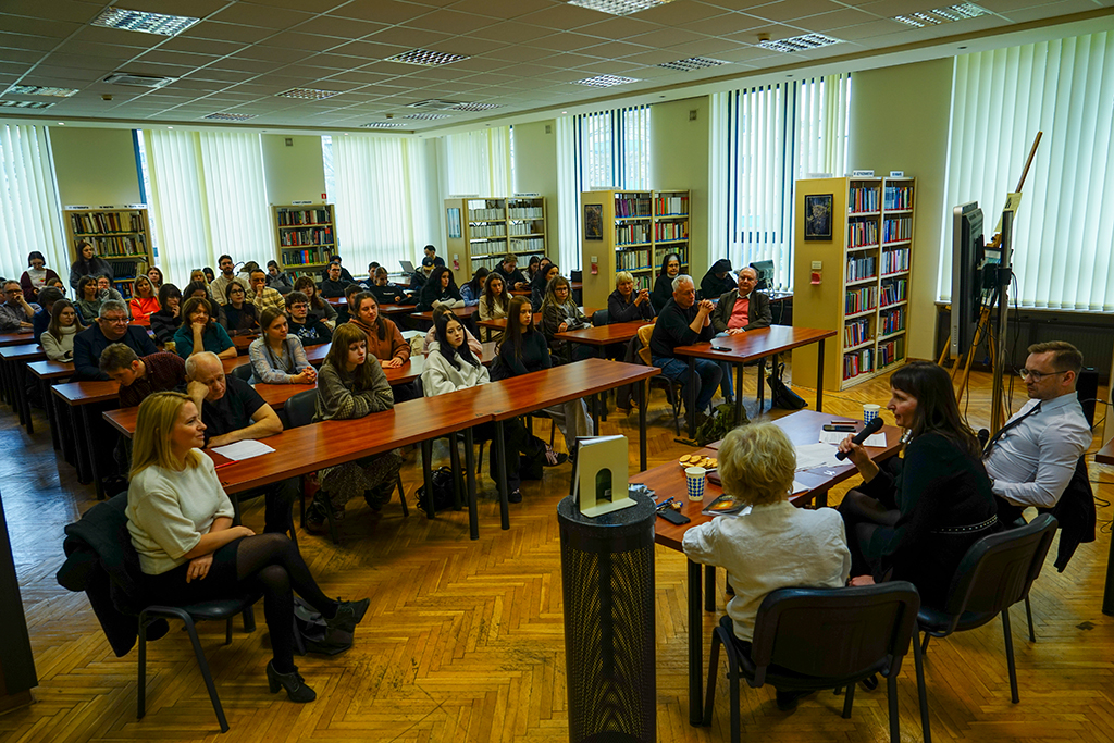 trwa spotkanie autorskie z z Anną Kamińską-Malandain