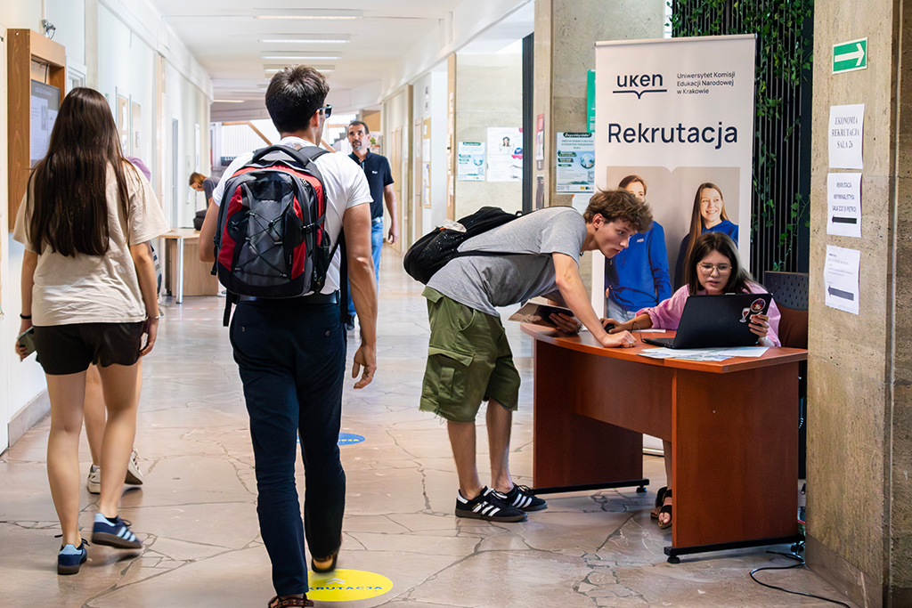 punkt informacyjny Biura Rekrutacji