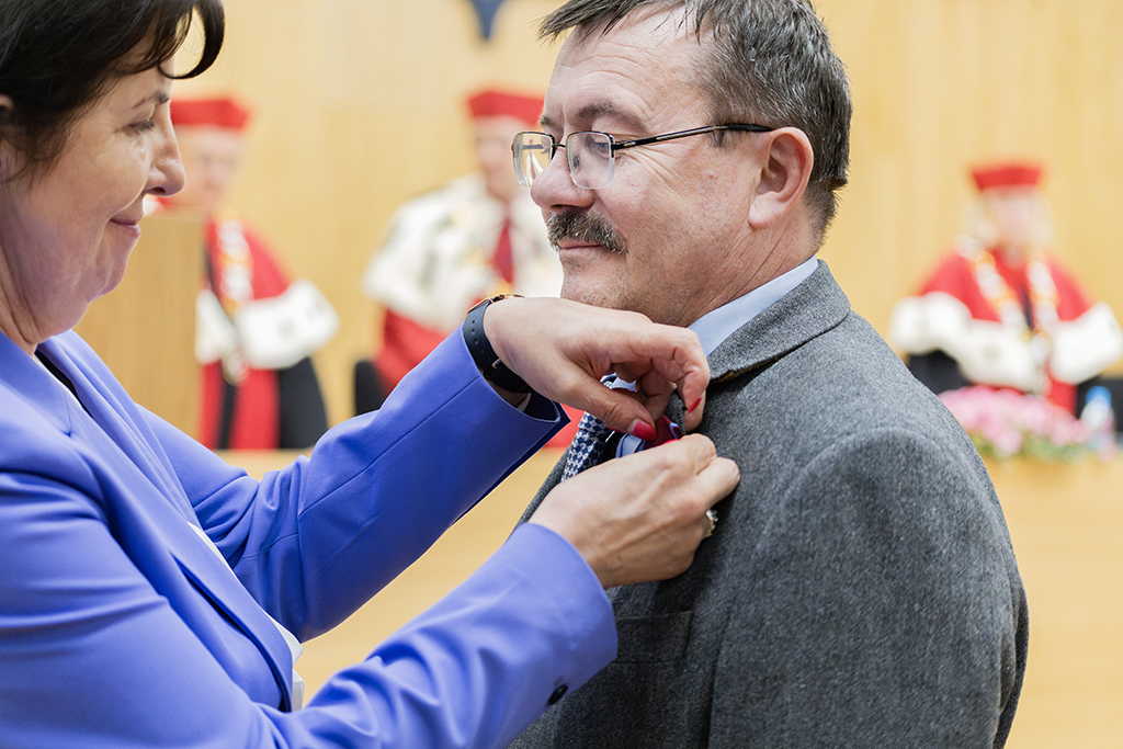 Złoty Krzyż Zasługi otrzymał prof. dr hab. Mirosław Baran
