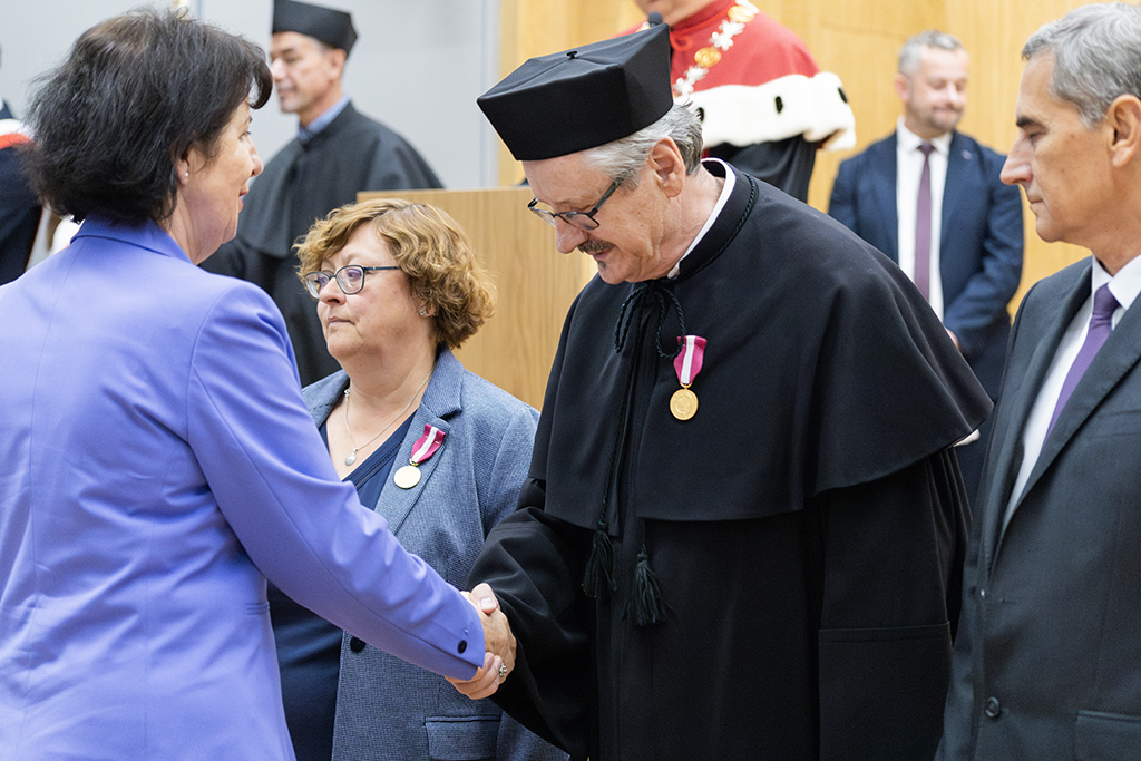 odznaczeni Medalem Złotym za Długoletnią Służbę