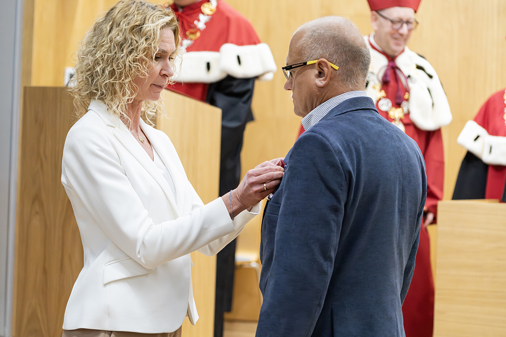 Srebrny Krzyż Zasługi otrzymał dr hab. Piotr Kulinowski, prof. UKEN