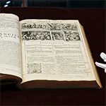 jedna z&nbsp;rozkładówek biblii