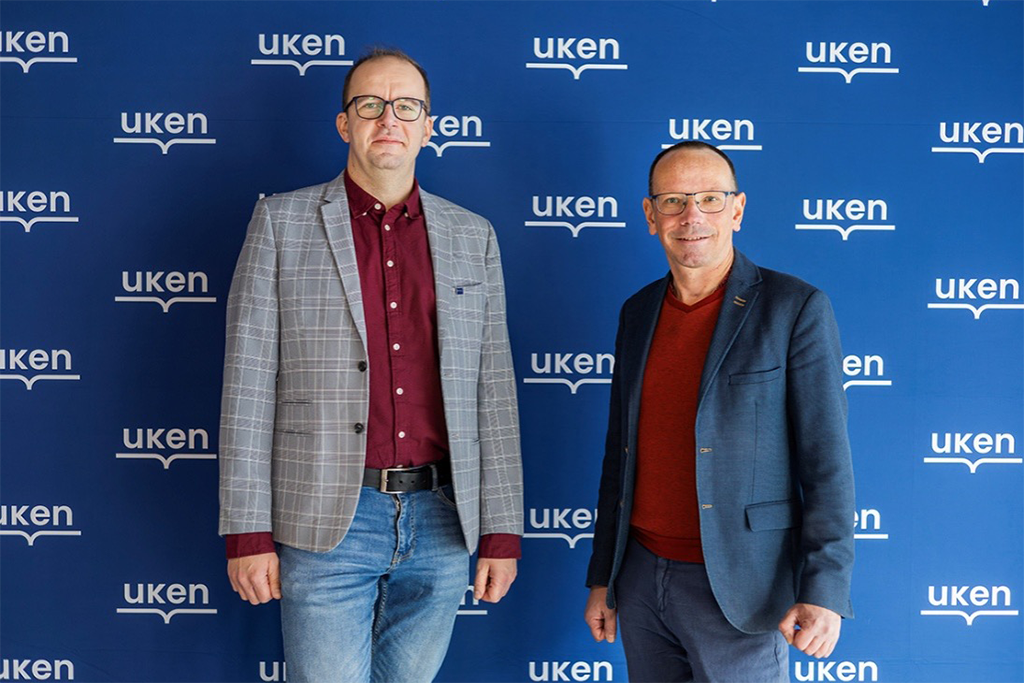 Wykonawcy projekty Łukasz Borowski i Paweł Struś z Instytutu Praw, Ekonomii i Admiracji UKEN