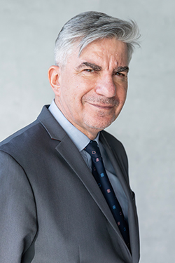 Prorektor ds. Kształcenia dr hab. Jacek Chmieliński, prof. UKEN Prorektor ds. Kształcenia dr hab. Jacek Chmieliński, prof. UKEN