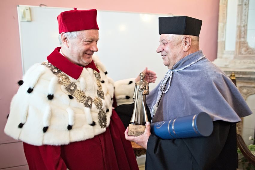 Nadanie doktoratu honoris causa prof. Michałowi Śliwie, zdjęcie 1 (2) Nadanie doktoratu honoris causa prof. Michałowi Śliwie, zdjęcie 1 (2)